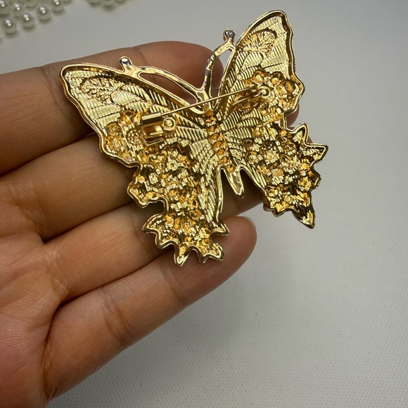 Elegant Blue and Gold Butterfly Brooch - Picture 5 of 5